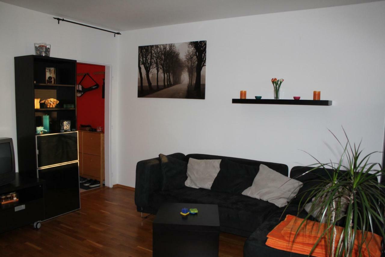 Sunny Two-story Kyje * Prague