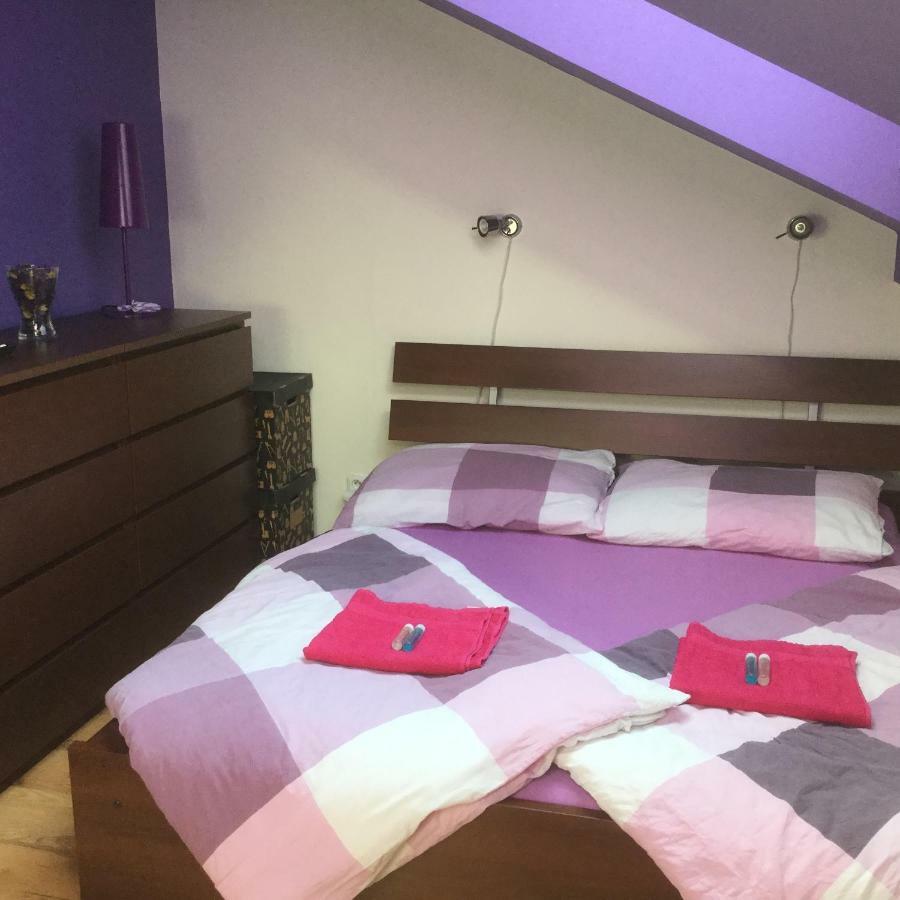Apartment Sunny Two-story Kyje Prague